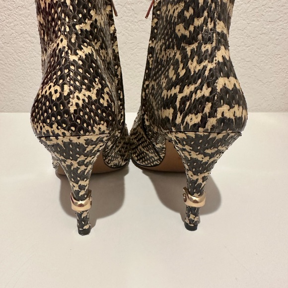 COACH Remi Snakeskin Natural Tan and Black High Heel Ankle Boots Booties Size 9 - Picture 9 of 14